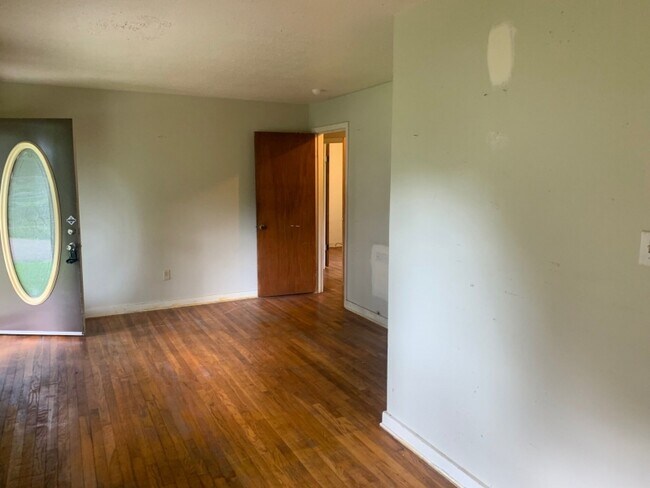 Building Photo - 1535 Gilmore St