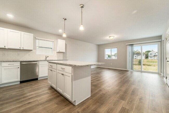 Building Photo - 2295 Richardson Ct