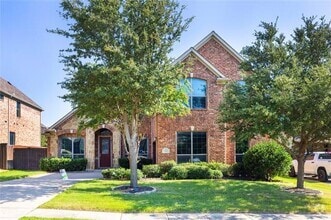 Building Photo - 513 Royal Glade Dr