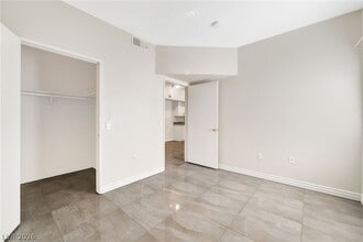 Building Photo - 2615 W Gary Ave