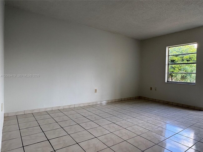 Foto del edificio - 9331 SW 4th St