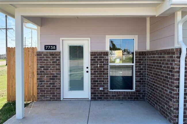 Foto del edificio - 7738 Westhall Pl