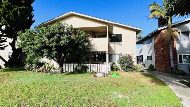 Building Photo - 723 Ivywood Dr