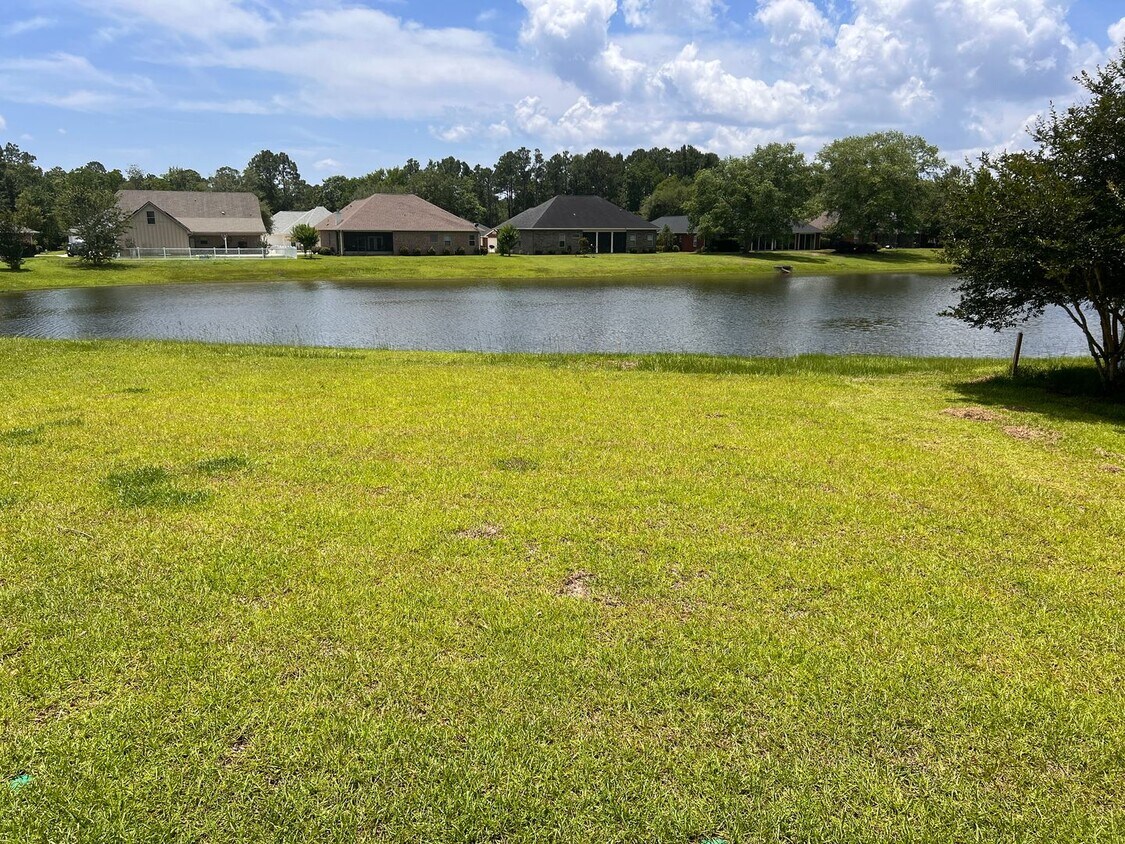 Foto del edificio - Coming Soon in the Moors Subdivision - community pool, playground and tennis court