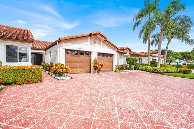 Foto del edificio - 6444 Mill Pointe Cir