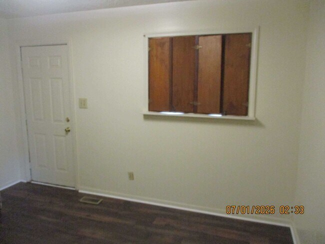Foto del edificio - 1704 W Whitney Ave