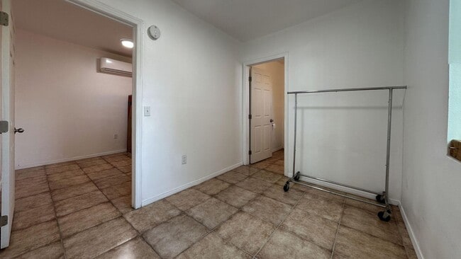 Building Photo - 1496 Belle St