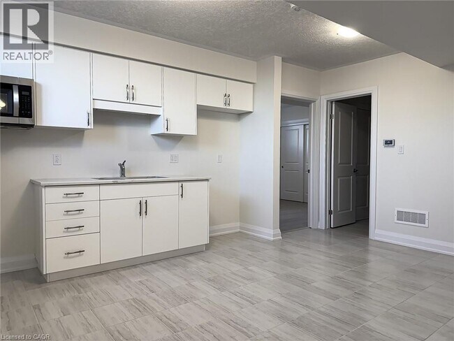 Photo du bâtiment - 347 Canada Plum St