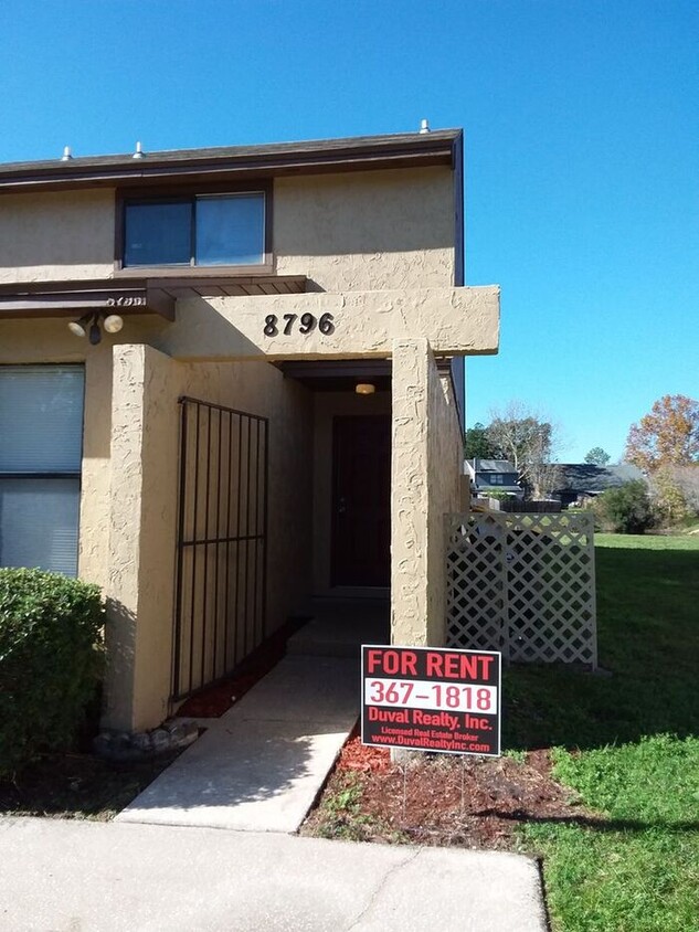 Primary Photo - Two Bedroom Townhouse Near NAS Jax