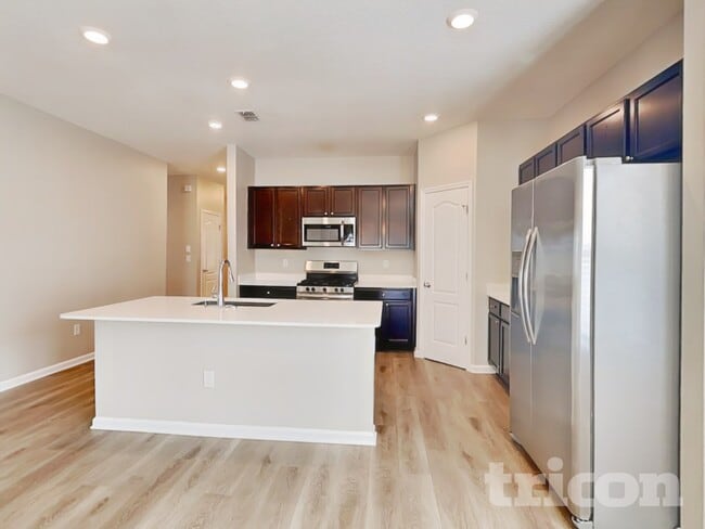 Building Photo - 164 Bloomfield Wy