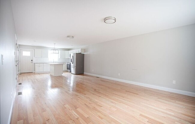 Building Photo - 2 Vernon St