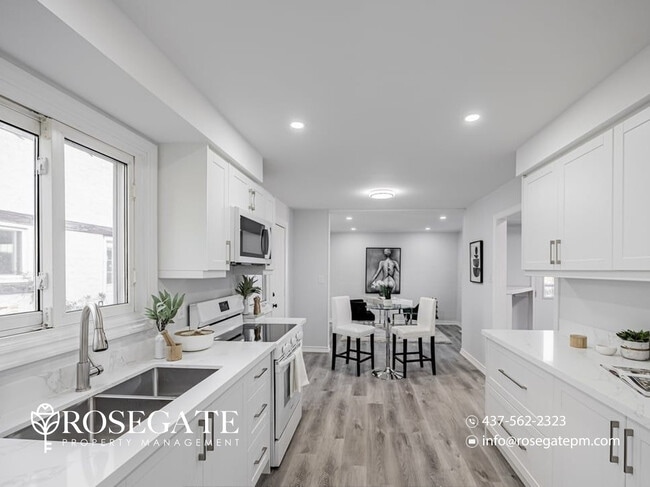 Building Photo - Detached 3+Den Home with 3 Parking Spaces in Prime Mississauga