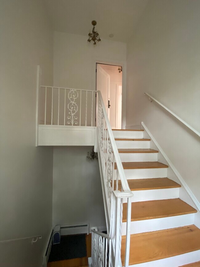 front stair - 4927 N Francisco Ave
