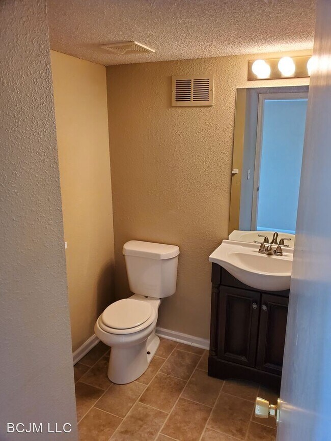 Foto del edificio - 3 br, 2.5 bath House - 109 Cambridge Meado...