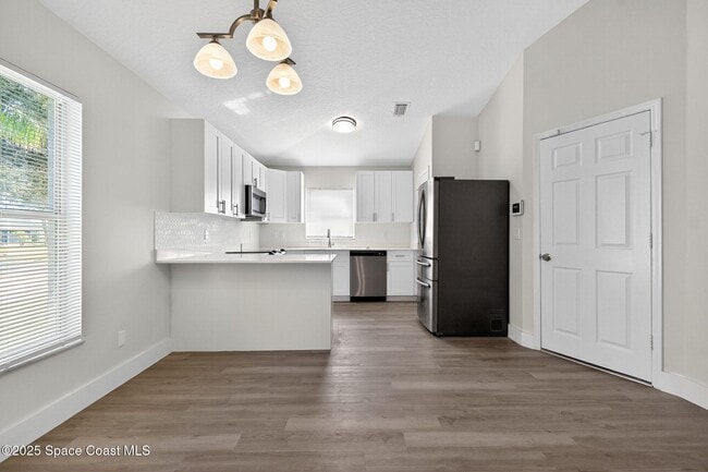 Foto del edificio - 1283 Goldenrod Cir NE