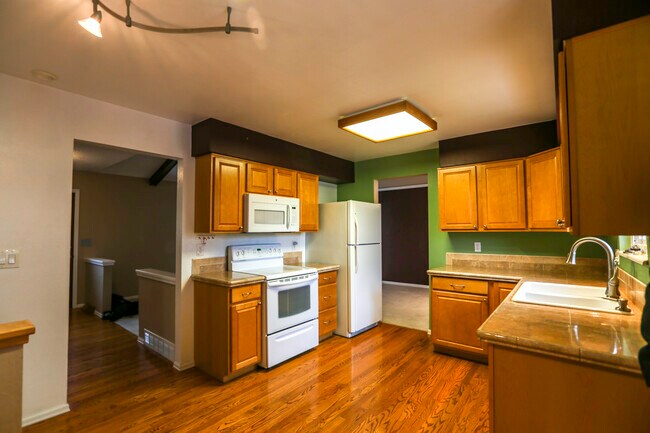 Foto del edificio - 10839 W 65th Pl