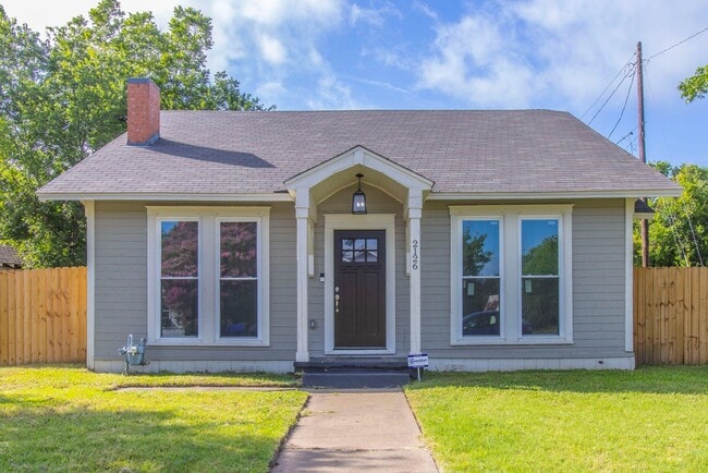 Building Photo - 2126 McKenzie Ave