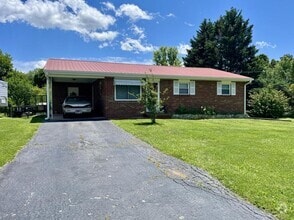Building Photo - 102 York Dr