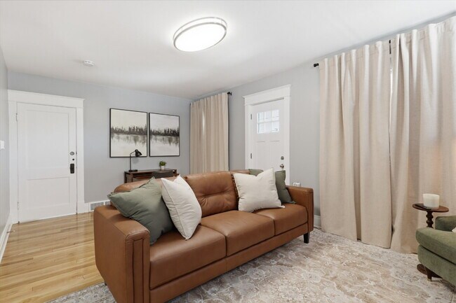 Foto del edificio - Furnished 3-Bedroom, 2-Bath Apartment in North Buffalo