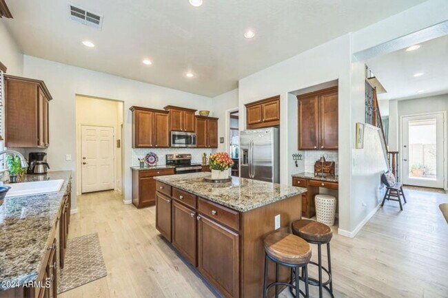 Foto del edificio - 18225 W Paseo Way