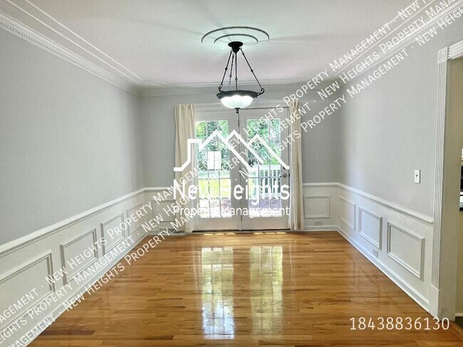 Building Photo - Luxurios 4 Bd Home in Newington Plantation !!