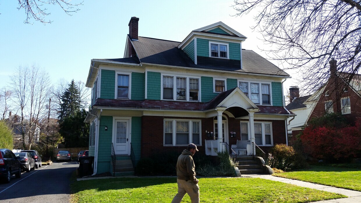 Foto del edificio - 250 Ridge Ave