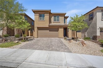 Building Photo - 748 Rogue Wave St