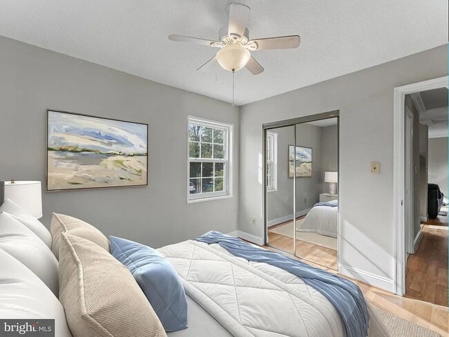 Building Photo - 2237 Farrington Ave