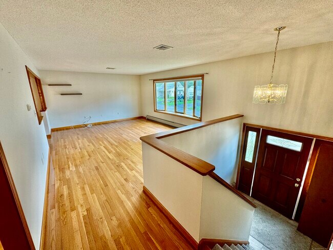 Foto del edificio - 42 Raycroft St