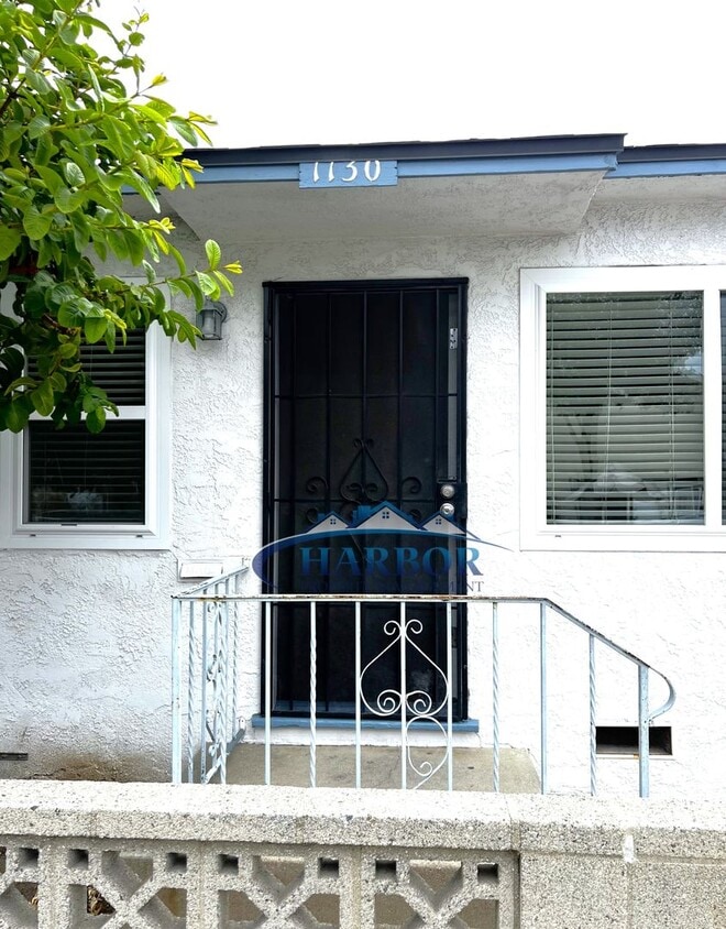 Primary Photo - 1128-1132 S Mesa St