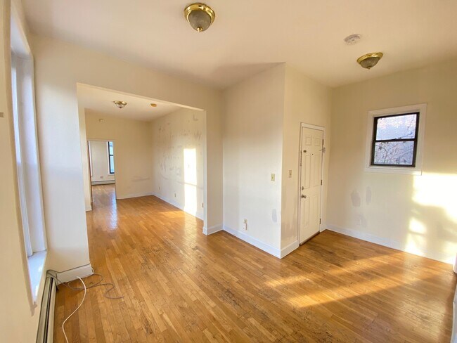 Building Photo - 520 Jersey Ave