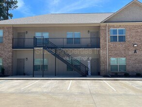 Building Photo - 145 Bruin Dr