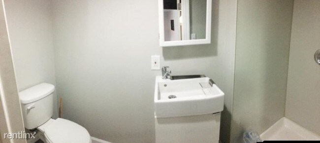 Foto del edificio - 1 br, 1 bath Apartment - 369 Rutgers Ave