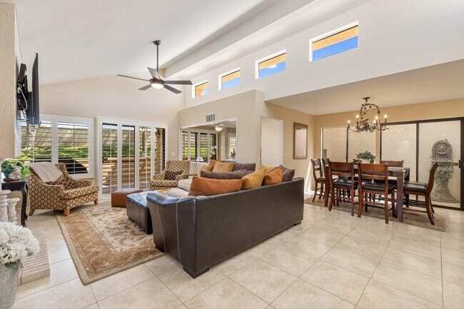 Building Photo - 73750 Cll Bisque