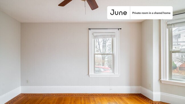 Foto del edificio - Room in Shared 3 bed/1 bath home