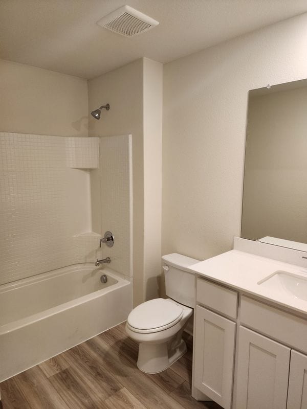 Foto del edificio - 304 Marsh Ln