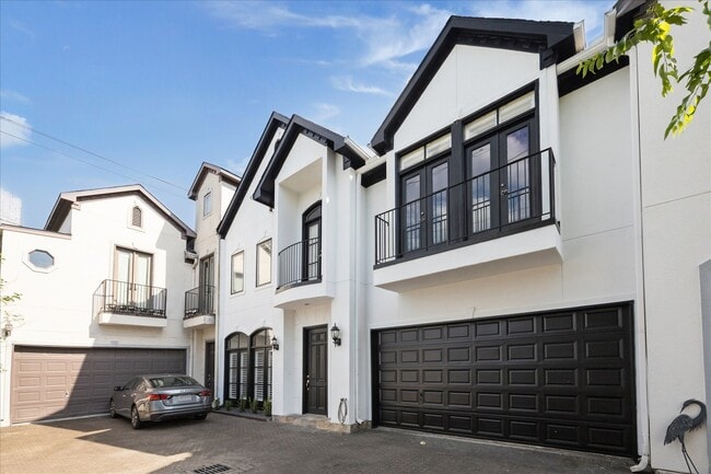 Building Photo - 1715 Nantucket Dr