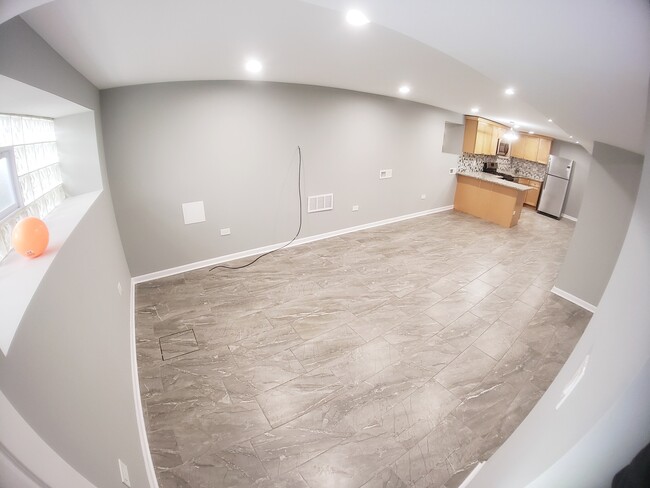 Building Photo - 5134 W Henderson St