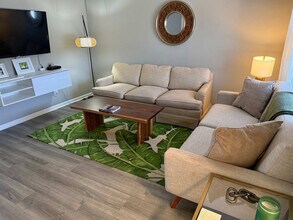 Building Photo - 405 13th Ave S