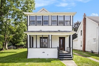 Building Photo - 198 Lathrop Ave