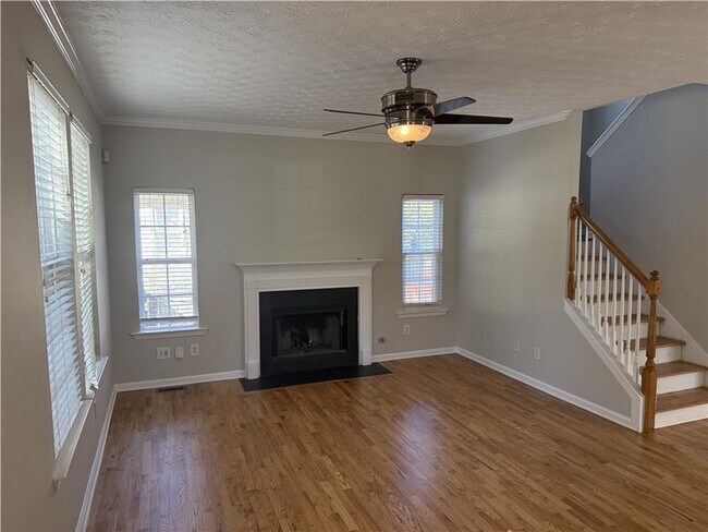 Foto del edificio - 27 Montgomery St SE