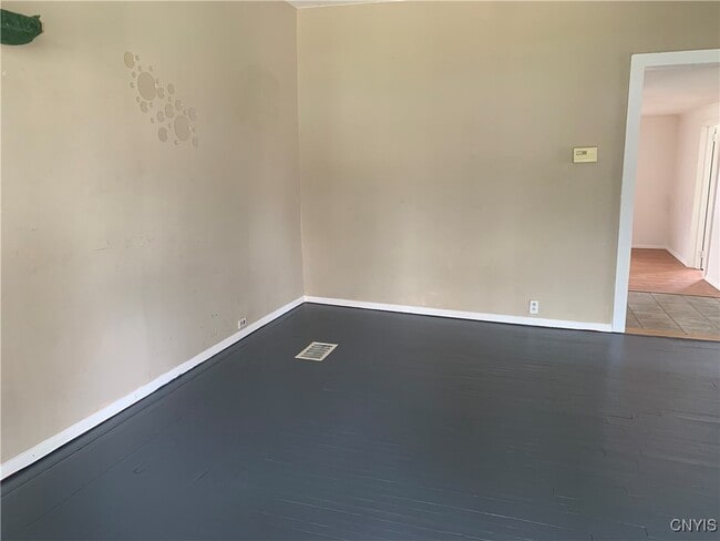 Foto del edificio - 4 W 5th St N