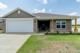 Building Photo - 1721 Forest Dr