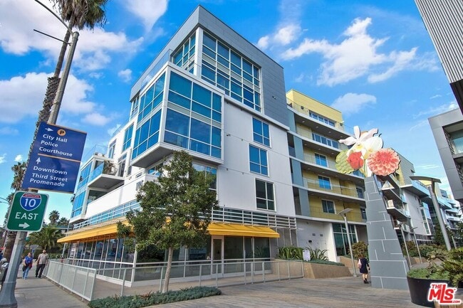 Building Photo - 1705-1725 Ocean Ave
