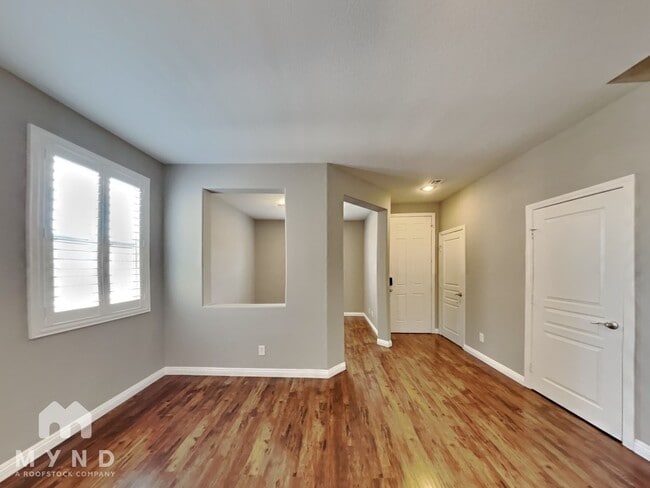 Foto del edificio - 10746 Bayview House Ave