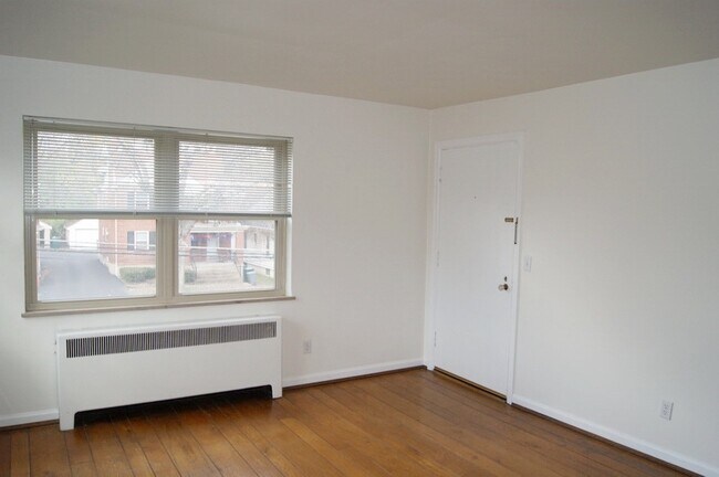 Foto del edificio - 4014 Paxton Ave