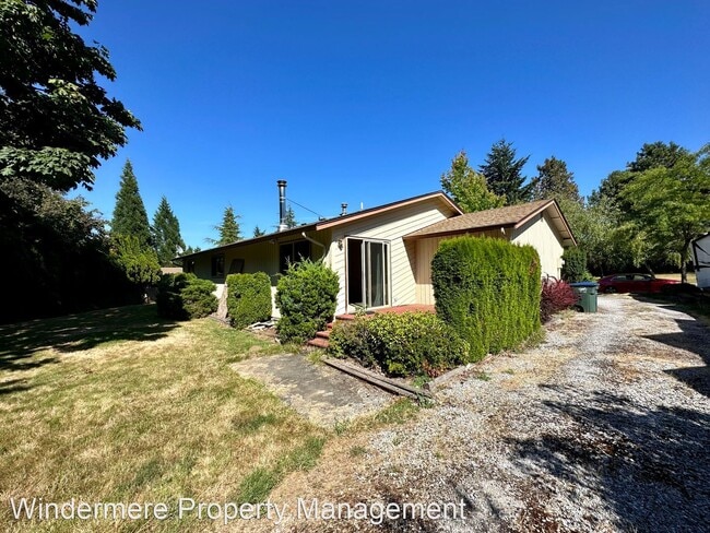 Building Photo - 3 br, 2 bath House - 617 Willow Court S.