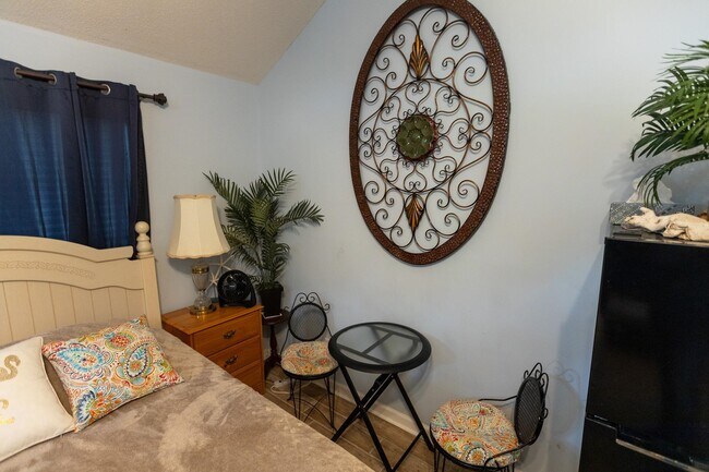 Foto del edificio - 3670 Farmington Pl