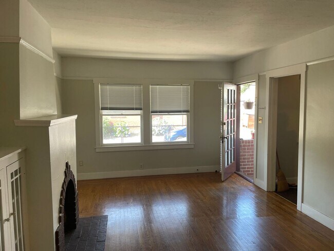 Foto del edificio - DUPLEX UNIT 1 Bedroom 1 Bathroom in East S...