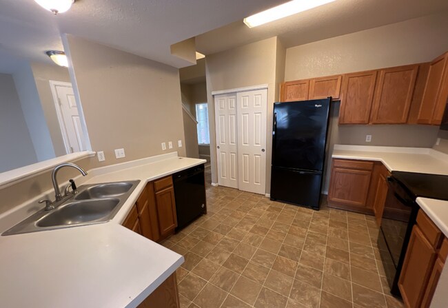 Foto del edificio - Spacious 3 Bed, 2.5 Bath Condo in Thornton!